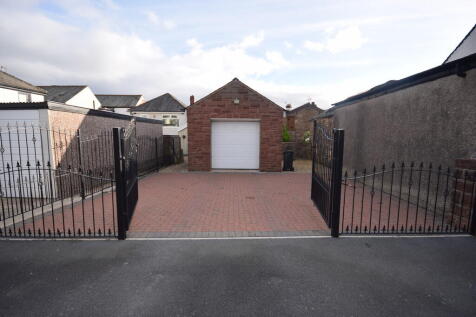 REAR GARAGE/OFF R...