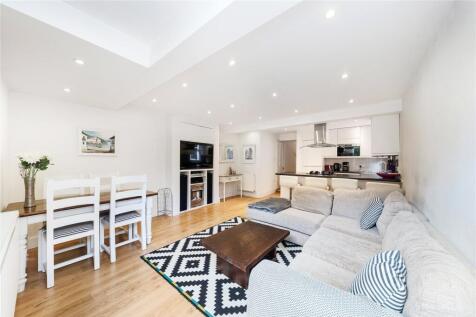 A fantastic two bedroom maisonette situated "Between the Commons" moments from Northcote Road and Clapham Junction. The property boasts two large bedrooms with storage, two modern bathrooms, open plan