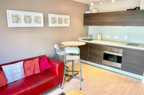 ** Zero Deposit Guarantee Available **
*ONE BED APARTMENT* *AVAILABLE AUGUST* *CALL US TODAY*
*ZERO DEPOSIT GUARANTEE OPTION AVAILABLE* Situated close to local amenities, St Pauls Square, shops and un