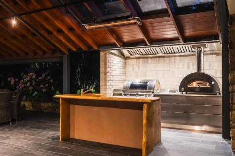 Outdoor Kitchen