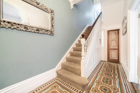 1325801-17-687843e0da09f