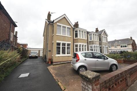 2 Bedroom Flat in FY4 1PD