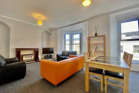 5 Bedroom House in PL4 8JW
