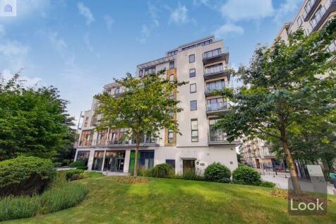 A modern two bedroom, furnished apartment set on the 3rd floor of this fabulous Berkeley Homes development. The property offers open plan living comprising a bright reception, dining and kitchen area