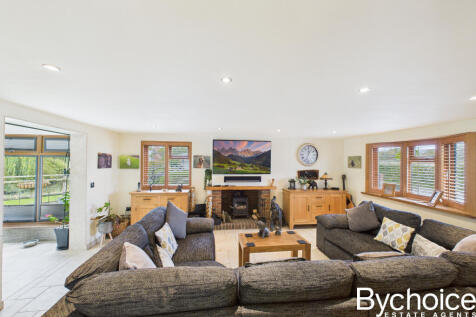 CAM05454G0-PR0065-STILL012