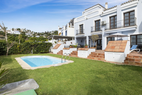 POOL AND GARDEN