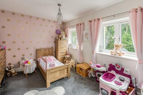 St Elvey-Bedroom4.jpg