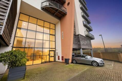 Roma, Victoria Wharf