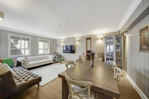 A modern 2 double room apartment ideally situated on the third floor of Farley Court a prestigious Mansion Block seconds to Regents Park and Baker Street tube station. The building benefits from a 24