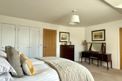 Master Bedroom.jpg