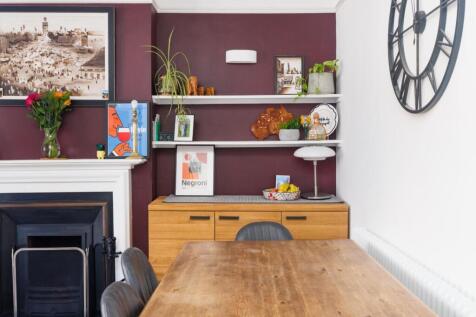 Flat 3 26-28 Church Lane--12.jpg