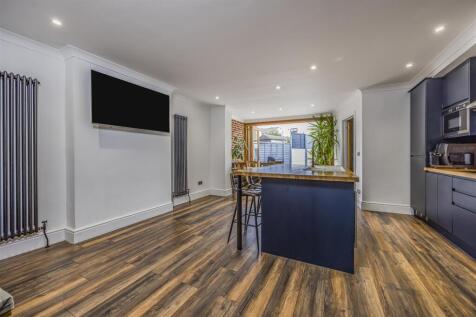 20 Gladys Avenue, Hilsea-PorticoMarketing-SoldBy-1