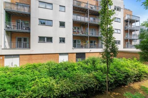 18 Azur Court-13.jpg