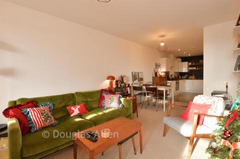 Lounge/Kitchen/ Dining Room