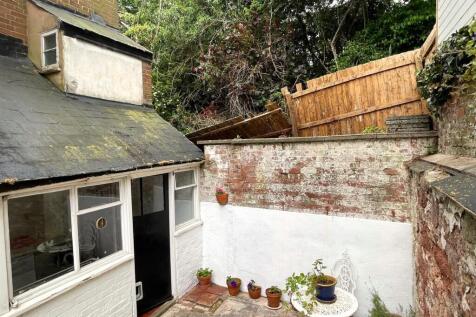 Rear Courtyard Garden