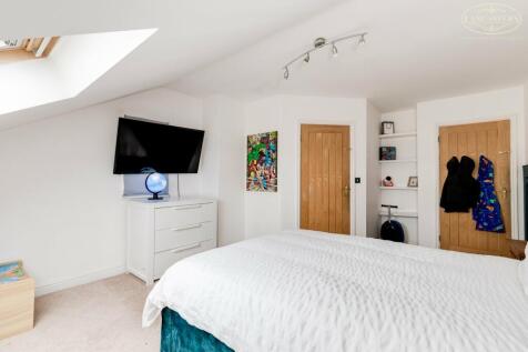 Master bedroom bed room 2