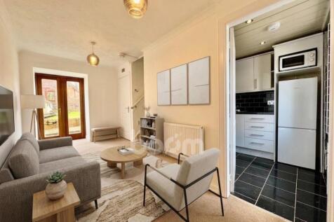 Kilmarnock Road, Mauchline lounge AI
