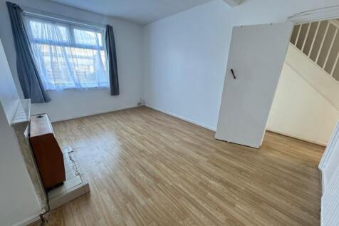 3-bedroom House for rent near Chadwell Heath