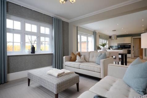 Family Dining Kitchen of the 5 bedroom Highgrove LR