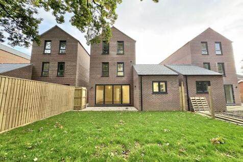 Rear Garden alt view