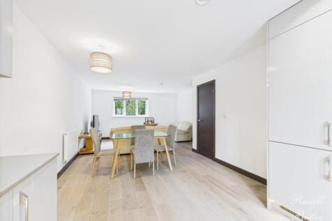 CAM01995G0-PR0336-STILL007