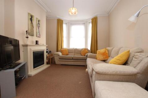 Living Room.JPG
