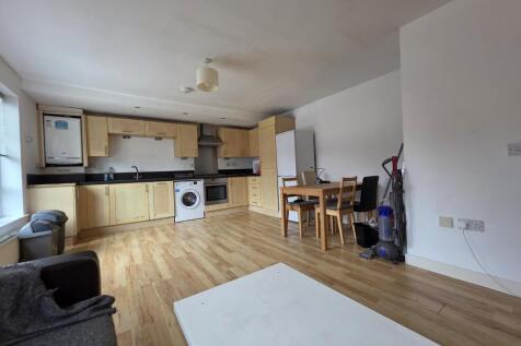 ** Zero Deposit Guarantee Available **
A well-presented and conveniently located apartment set within the sought-after Priory Court development on Pershore Road.