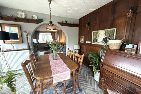 64 ARMITAGE DR - Copy.jpeg