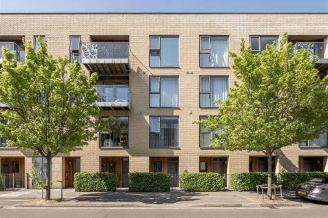 Hickman Avenue, E4