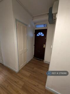 Entrance &#43; Storage 1