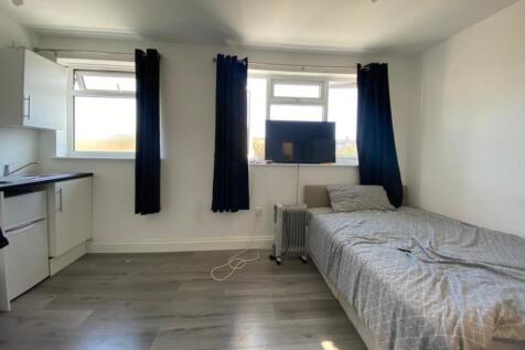 12 Sunningdale Avenue, Feltham, TW13 5JT