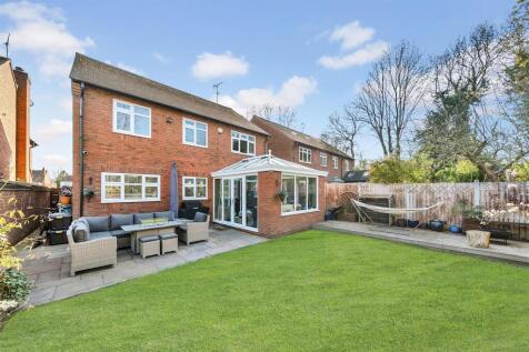 Lapworth Oaks garden.jpg