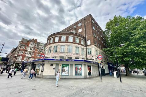 **IN-HOUSE AGENT REPRESENTING THE LANDLORD DIRECTLY* A spacious 2 double bed / 1 bath flat on the 1st floor (with lift); located above Warren Street Underground Station and also within walking distanc