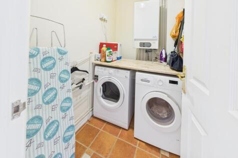 CAM02519G0-PR0339-STILL011