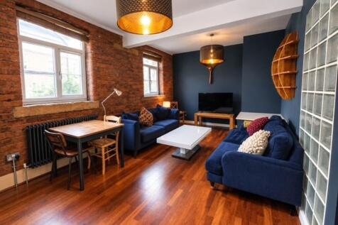 KITCHEN, DINER AND LIVING ROOM