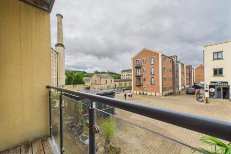 CAM01721G0-PR0094-STILL001