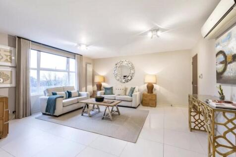 A beautifully presented fifth floor apartment spanning 1062 square feet and located within this ever popular and secure, gated development with 24 hour porter, passenger lifts, double glazing, air con