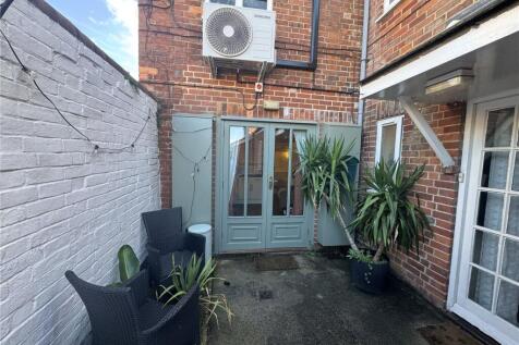 1 Bedroom Flat in SP1 3AT