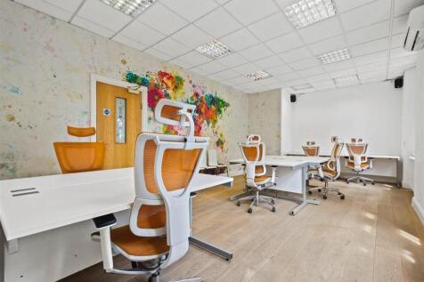Office to rent in woodhouse