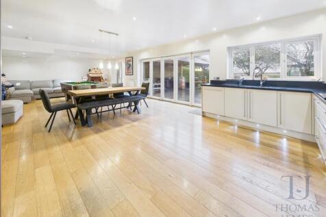 Kitchen / Diner/ Living Room