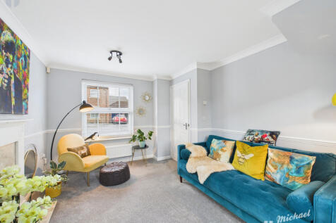 CAM03218G0-PR0834-STILL003