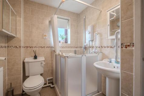 21 Aneurin Bevan Court-10.jpg