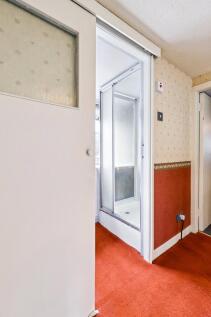 4 bed, 4 bath Detached in Glasgow - Photo 44