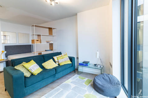 A stunning studio apartment located in the heart of Birmingham City Centre. With features of a Concierge and resident lounge within this facility, with views across the City from your Twentieth floor