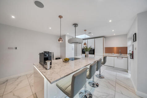 1370917-7-68f755f...