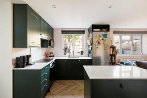 Dames Road, E7