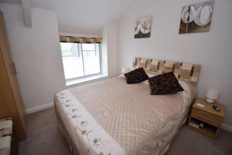 Main House - Bedroom 2.JPG