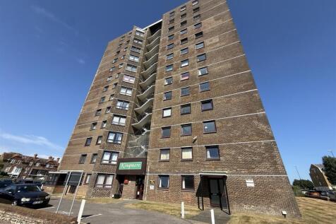 2 Bedroom Flat in BN17 5LD