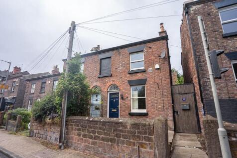 Charming 2-bed cottage in sought-after Woolton Village. Stunning exposed brick kitchen, separate dining room & two cosy bedrooms. Excellent local shops & transport links nearby. A characterful home fu