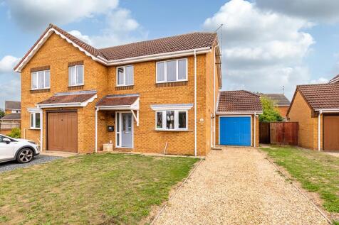 28 Market Rasen Way (Holbeach)-3.jpg